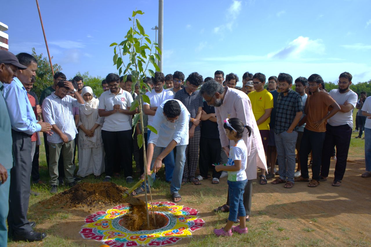 On the occasion of the 80th #IndependenceDay, IIT Hyderabad planted 10,000+ native trees across its campus, taking its cumulative plantation to the landmark milestone of 1 lakh saplings.
